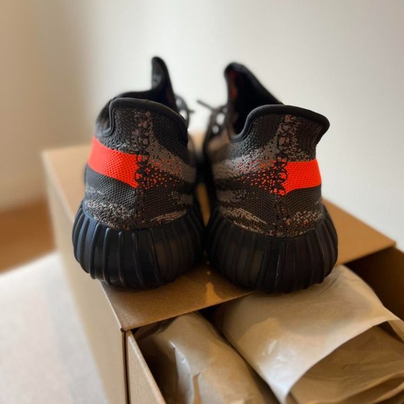 New style Yeezy Men\'s Grey and Orange Trainers main image 4